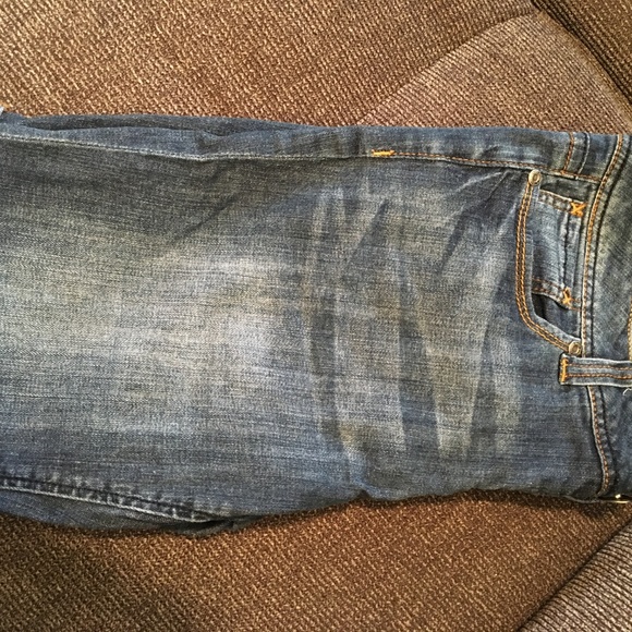 Short/Jean - Picture 2 of 3